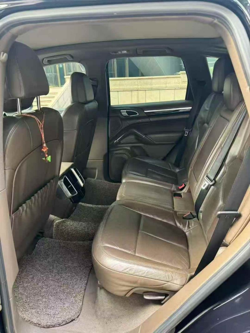 南京13年保时捷卡宴5