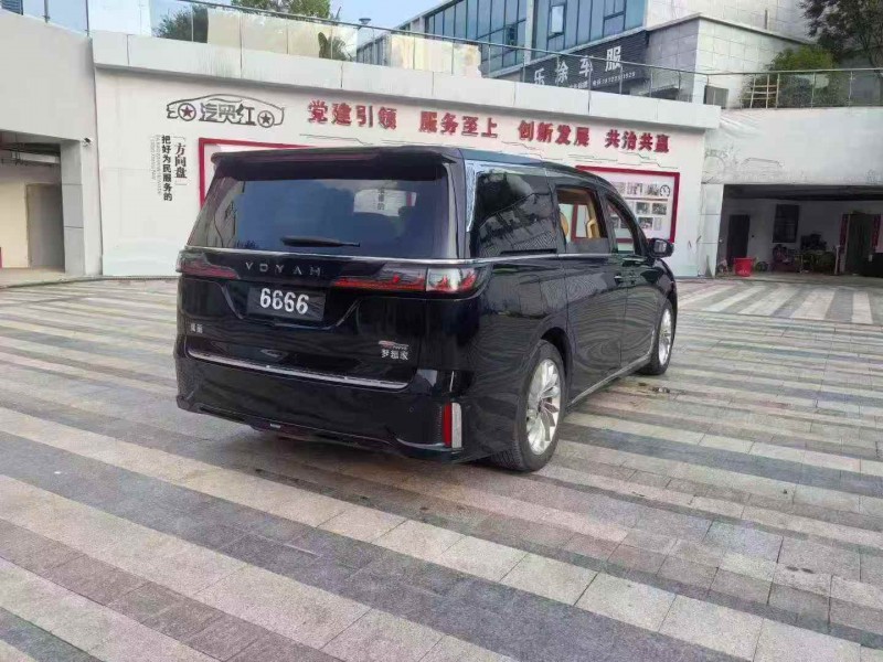 南昌24年岚图汽车梦想家8