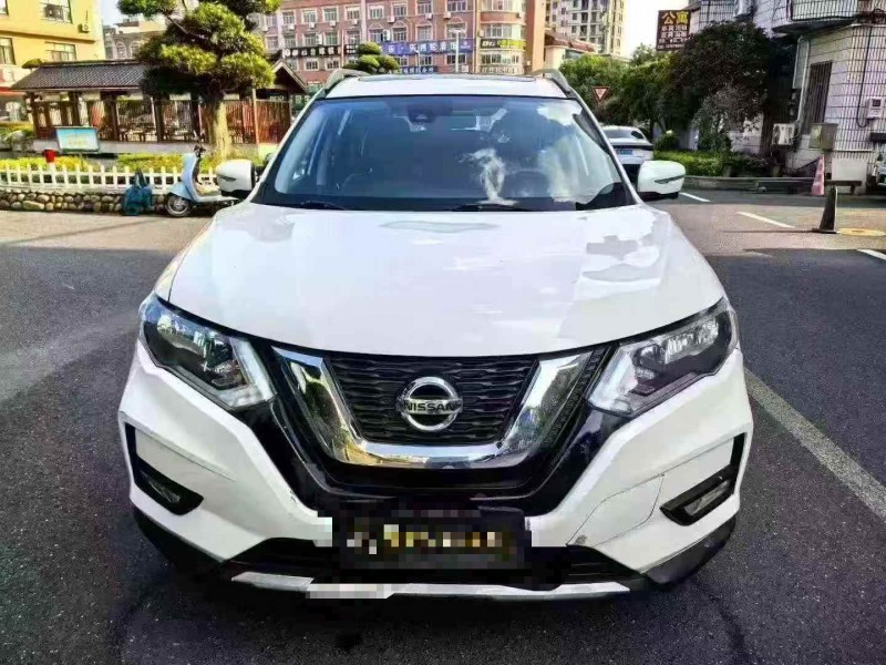 湖州19年日产奇骏1