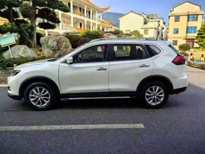 湖州19年日产奇骏6