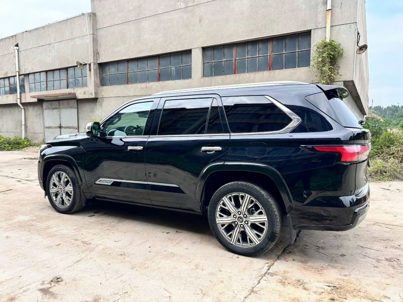 济宁24年丰田红杉6