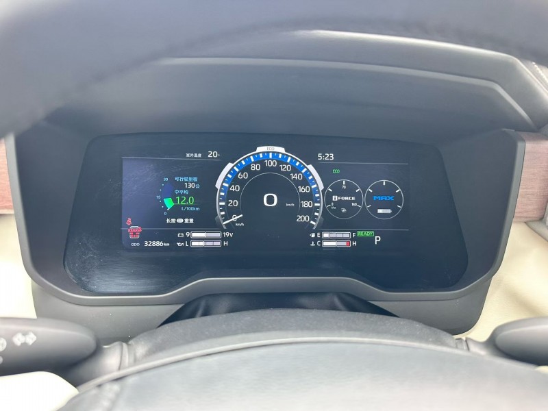 济宁24年丰田红杉9