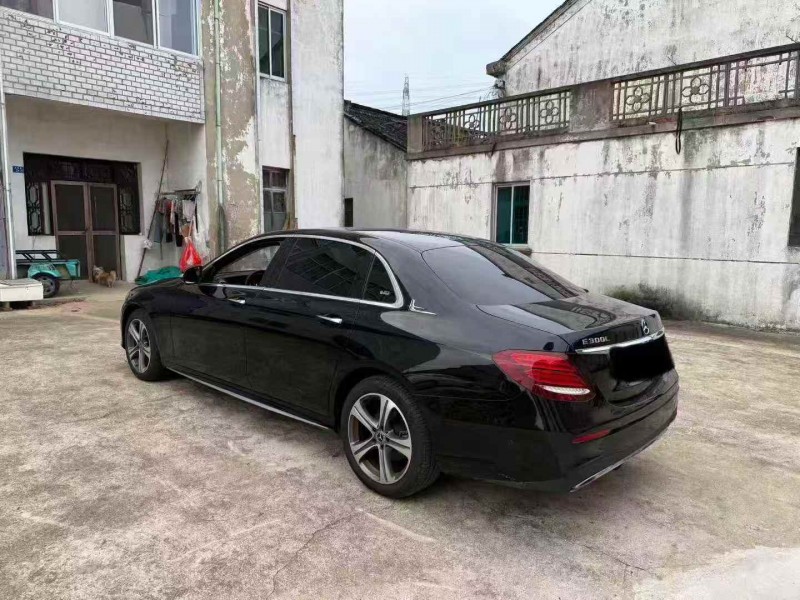 苏州17年奔驰E9