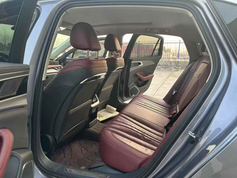 徐州22年红旗H57