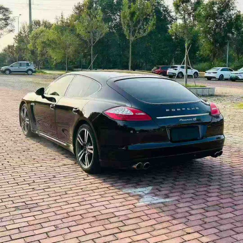青岛12年保时捷帕拉梅拉8