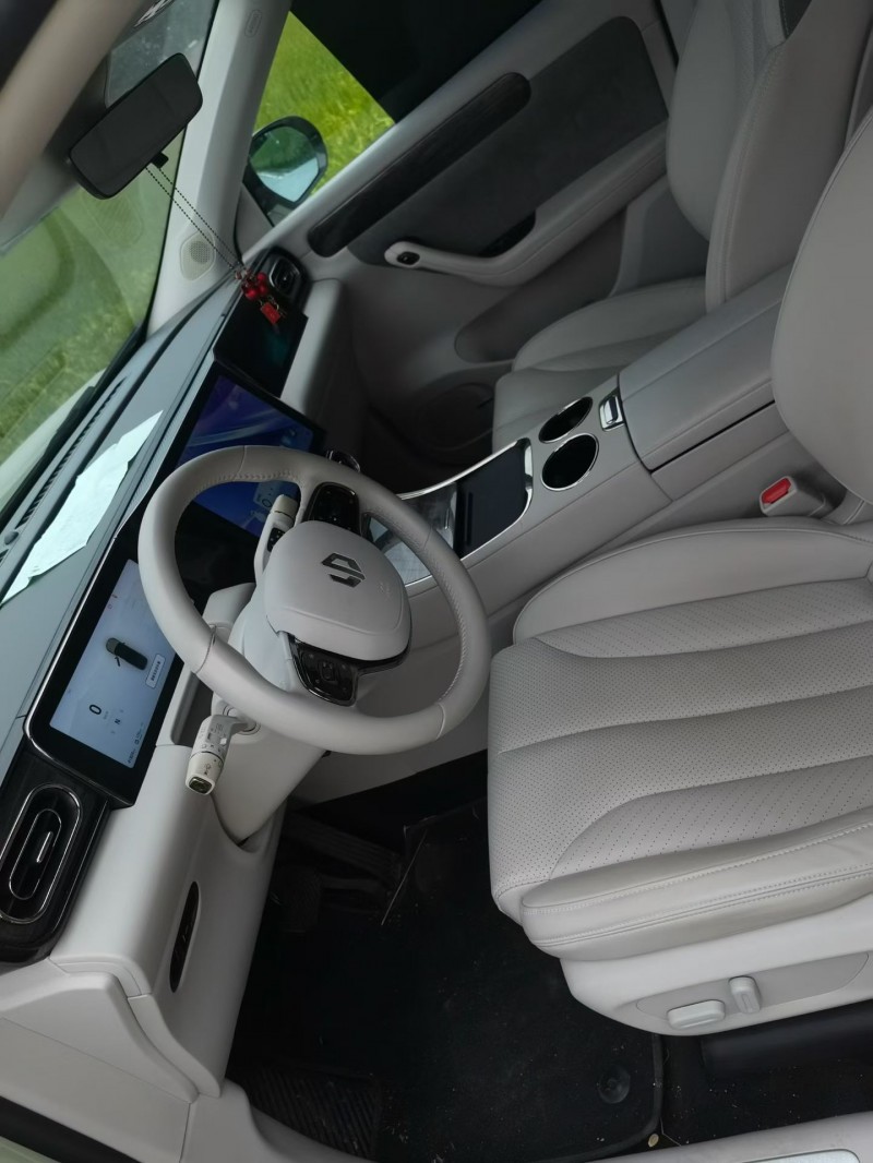 宁波22年零跑汽车C115