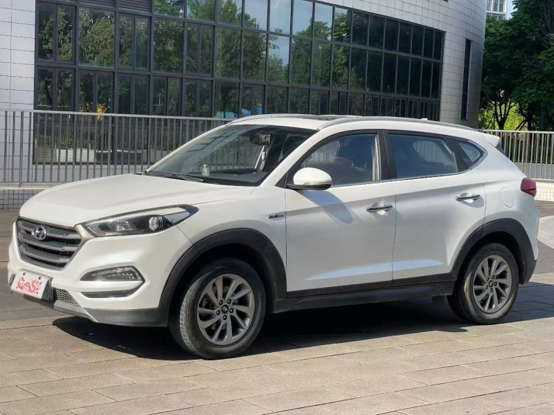 佛山17年现代途胜3