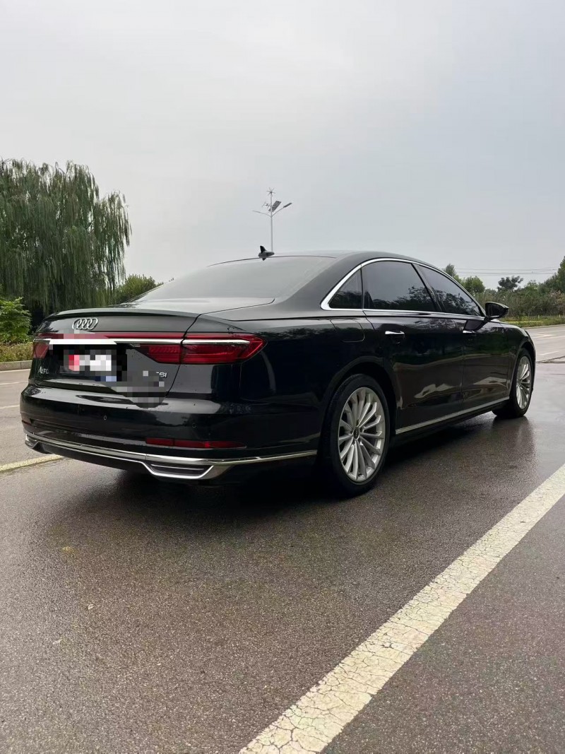 烟台21年奥迪A8L9