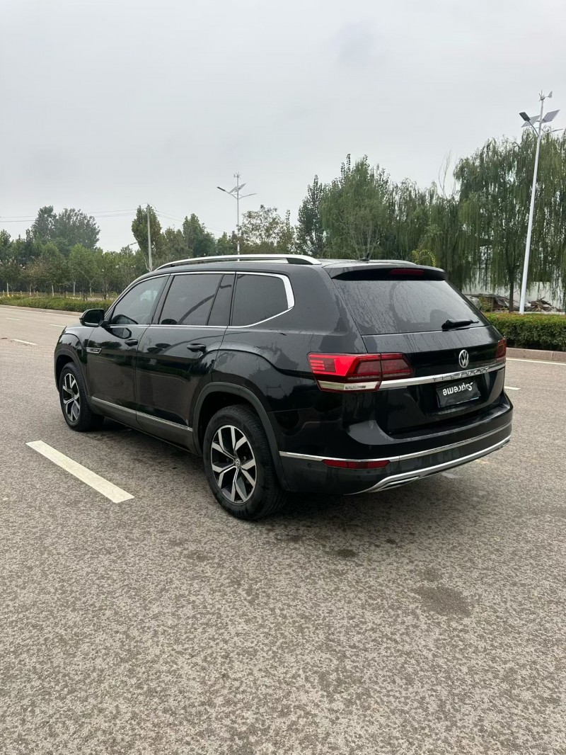 济南19年大众途昂8