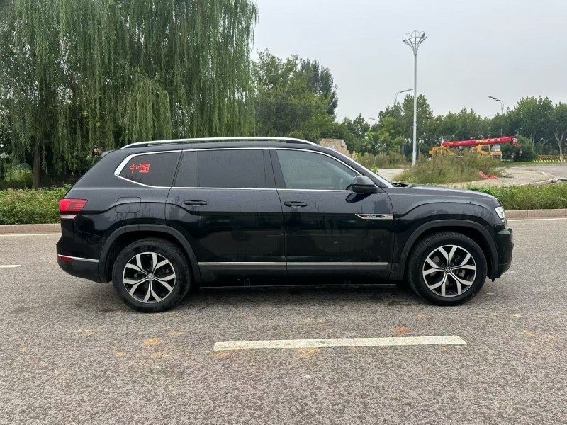 济南19年大众途昂9