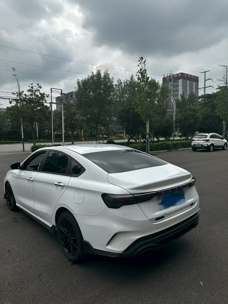 枣庄23年吉利缤瑞4