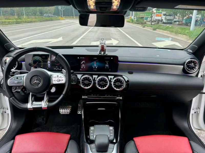 烟台23年奔驰AMG4