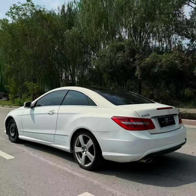 济宁13年奔驰E8