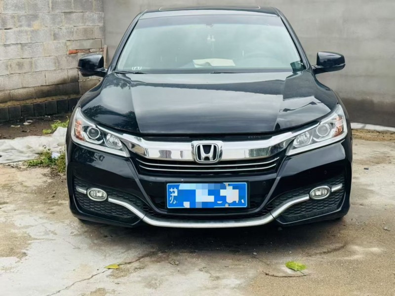 徐州17年本田雅阁1