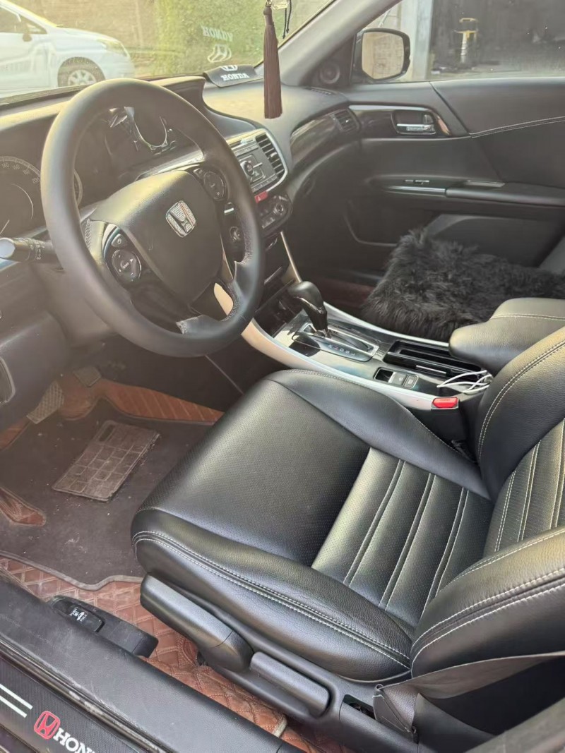 徐州17年本田雅阁3