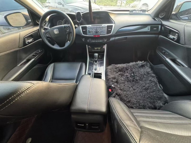 徐州17年本田雅阁6