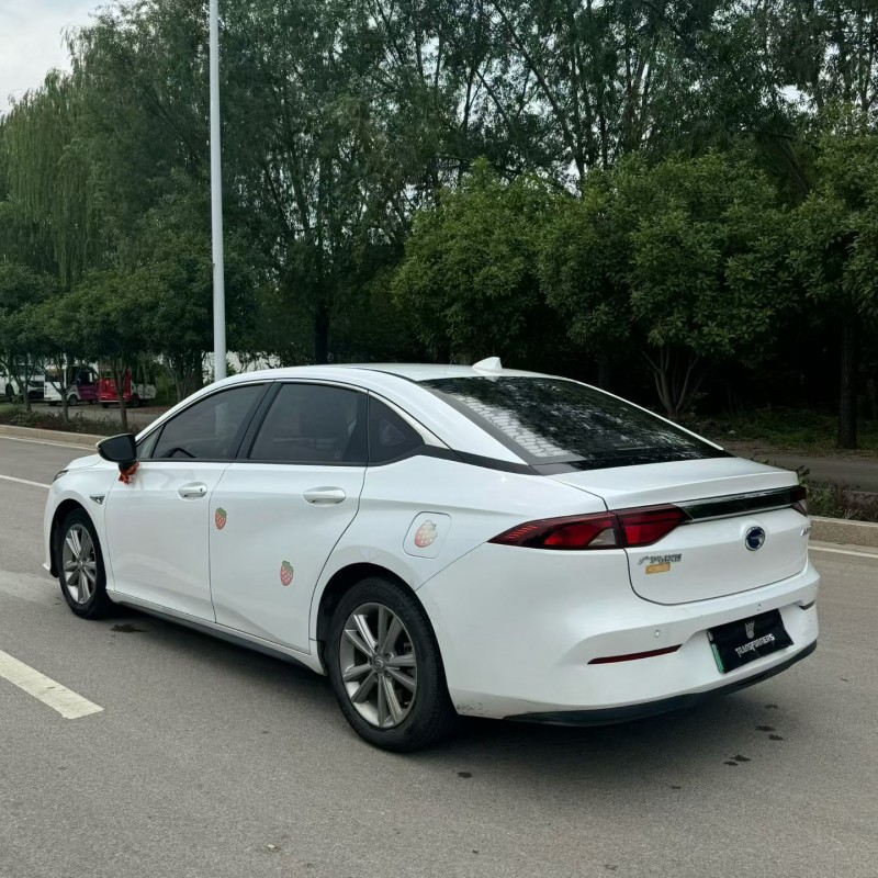 济宁20年传祺埃安S7