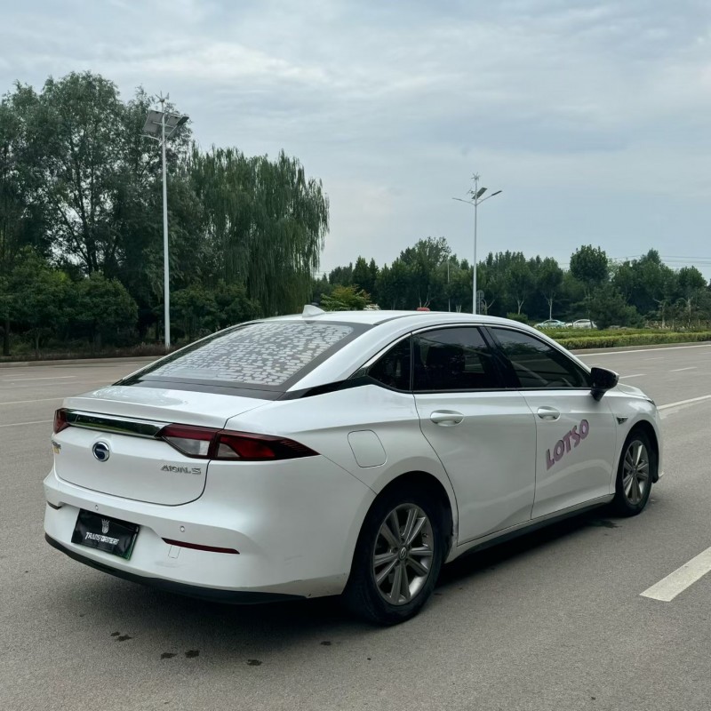 济宁20年传祺埃安S8