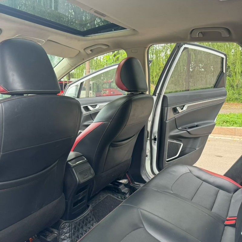 济宁21年吉利帝豪6