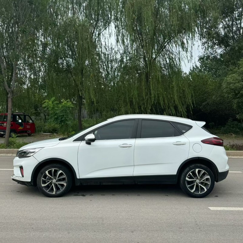 济宁21年吉利帝豪7