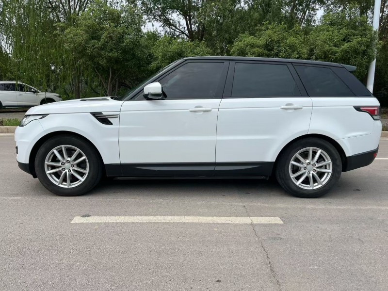 济南17年路虎揽胜运动8