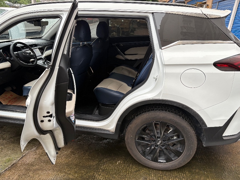 达州22年吉利博越9