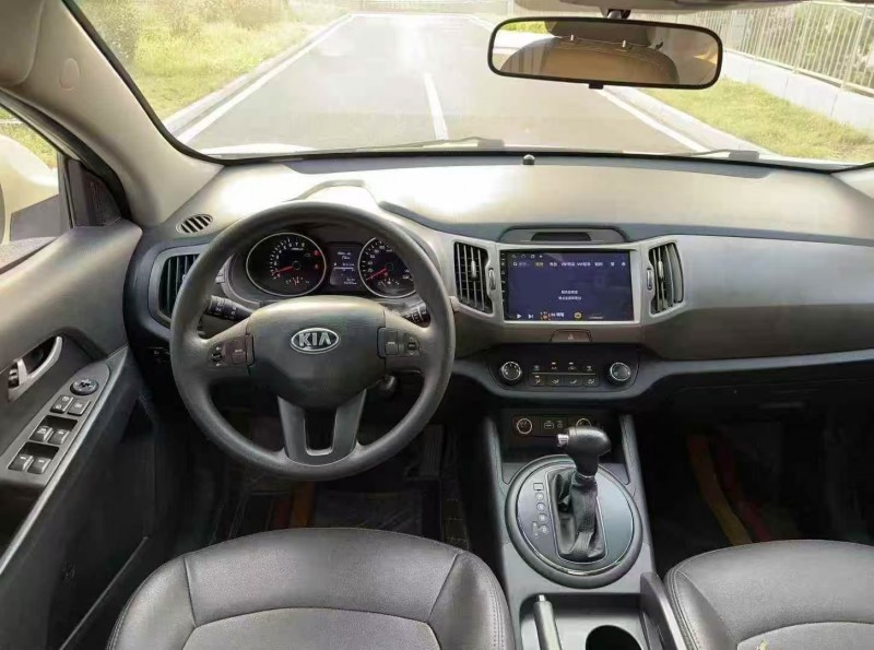 济宁17年起亚智跑5