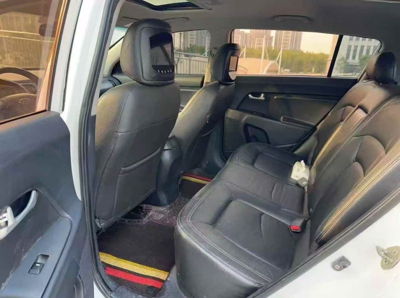 济宁17年起亚智跑6