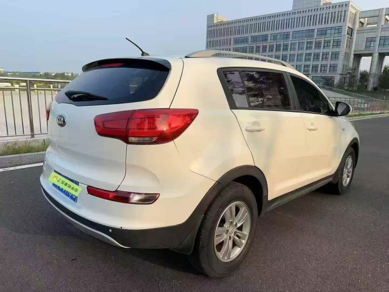 济宁17年起亚智跑7