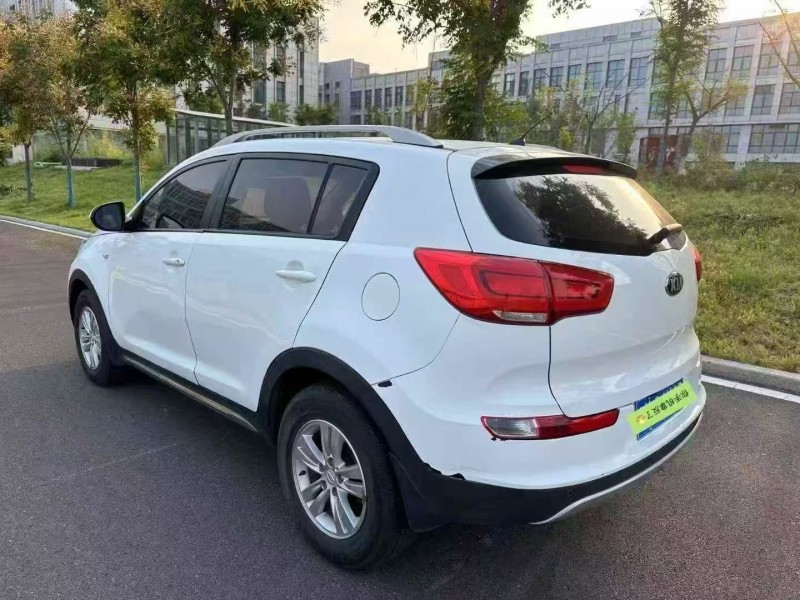 济宁17年起亚智跑8