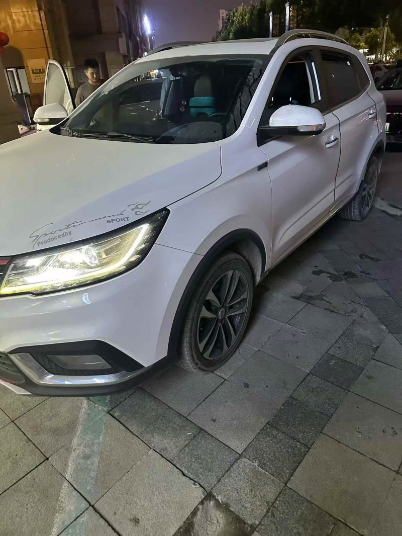 济宁18年荣威RX32