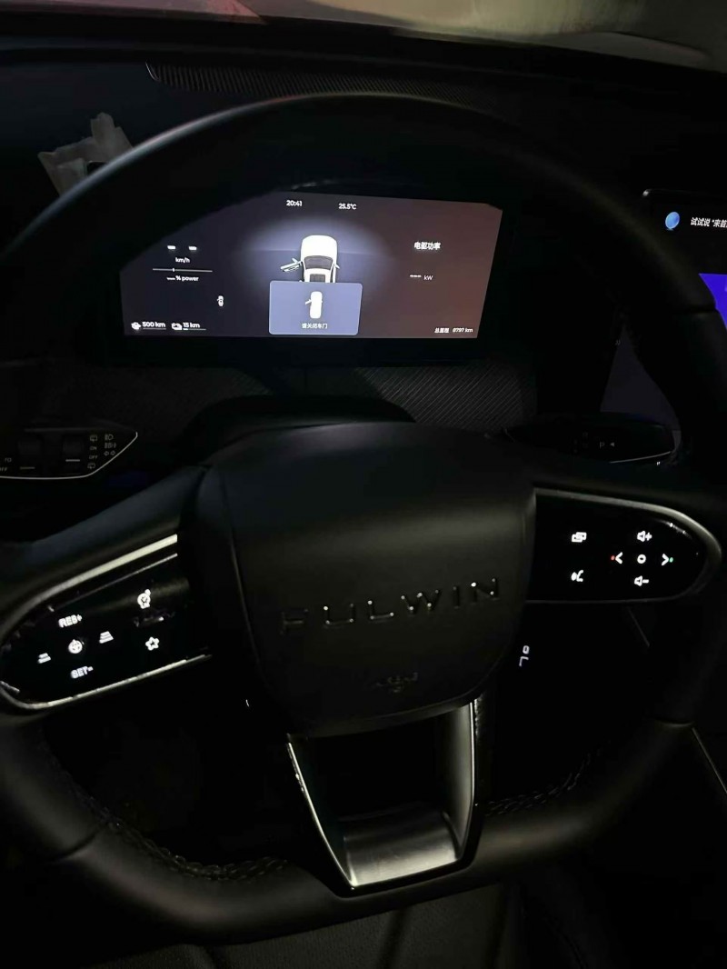 济宁18年荣威RX33