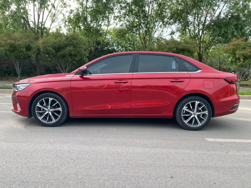 菏泽21年吉利帝豪9