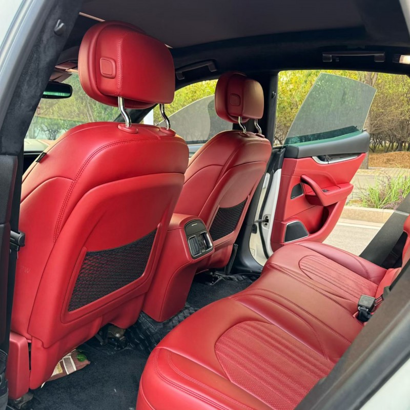 日照18年玛莎拉蒂Levante6