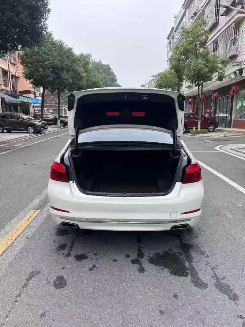 武汉20年宝马5系9