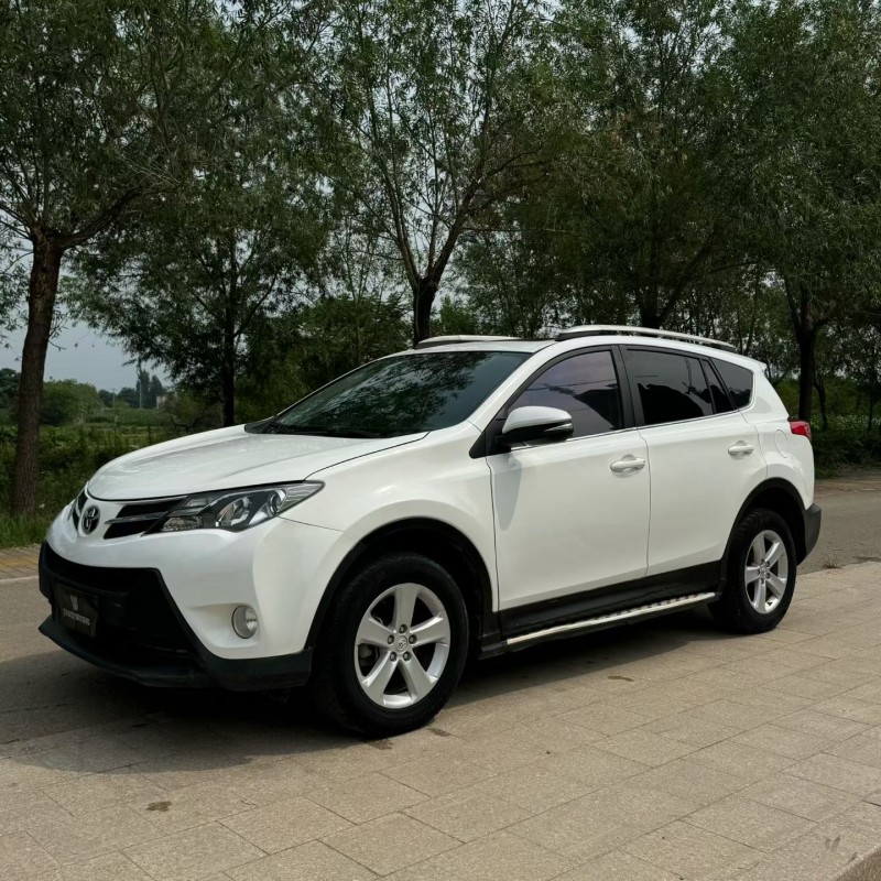 济南13年丰田RAV42