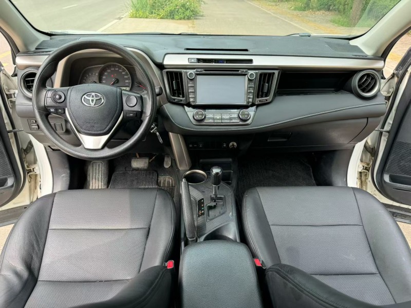 济南13年丰田RAV45