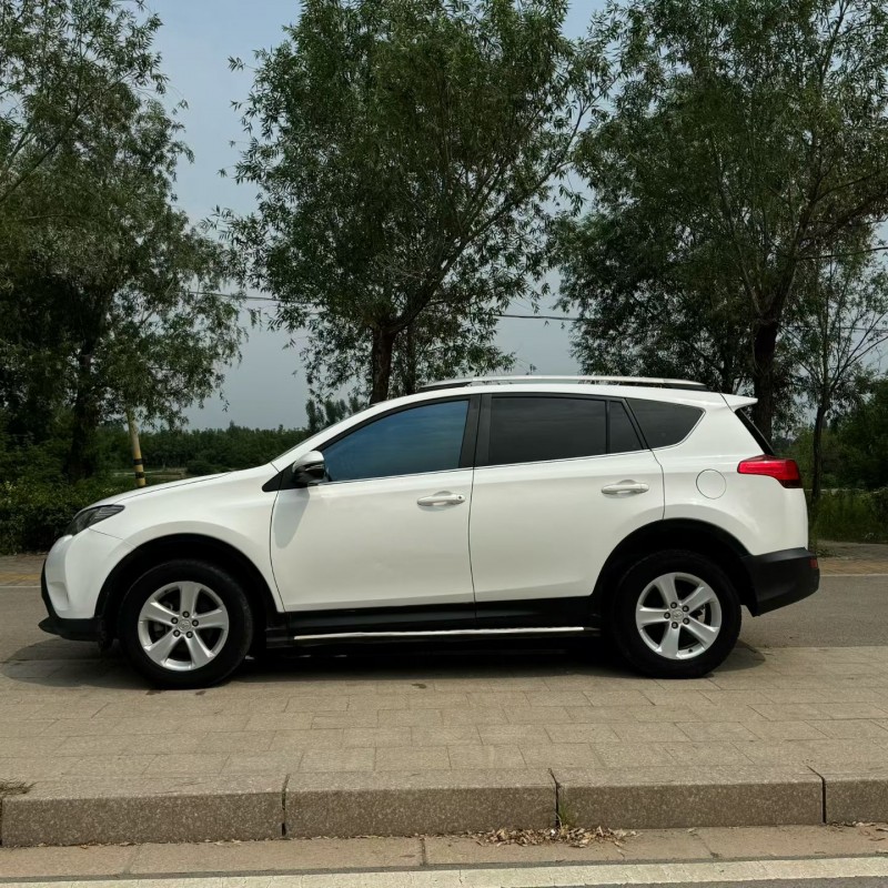 济南13年丰田RAV47
