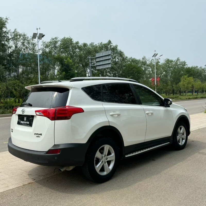 济南13年丰田RAV48