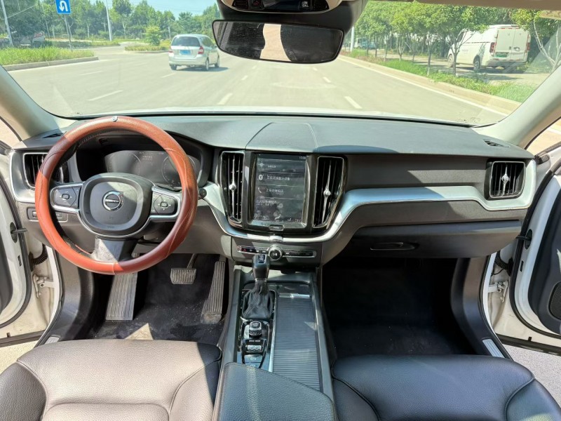 枣庄19年沃尔沃XC606