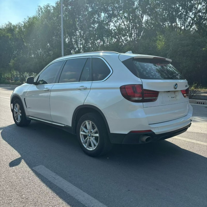 济宁17年宝马X59