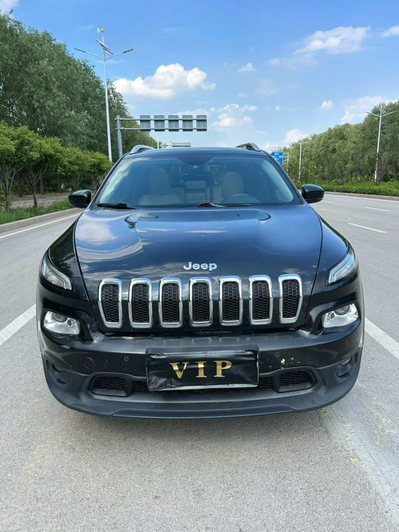 济南16年Jeep自由光1