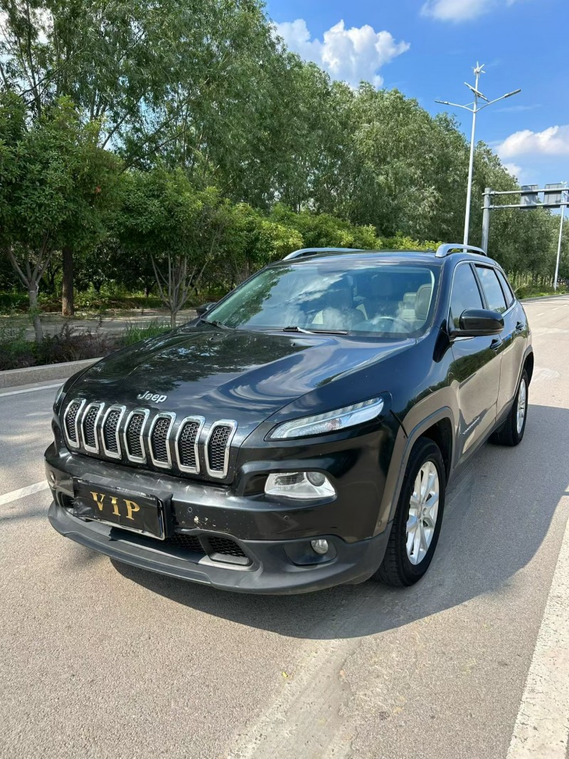 济南16年Jeep自由光3