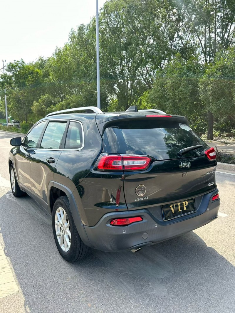 济南16年Jeep自由光7