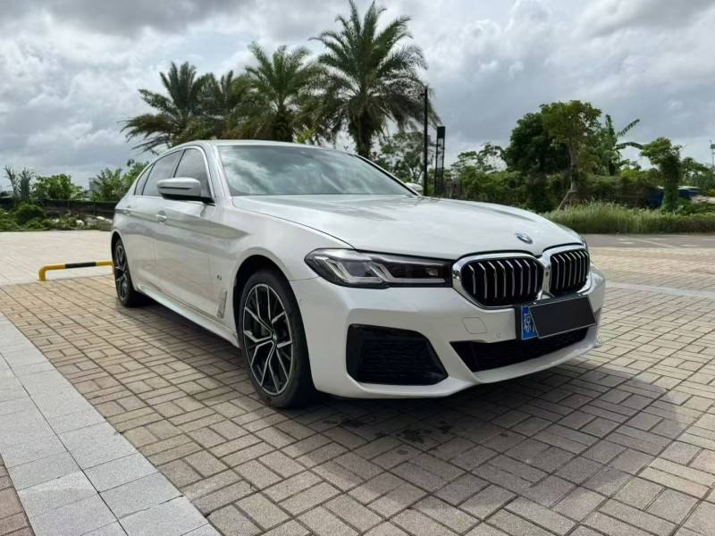 海口22年宝马5系3