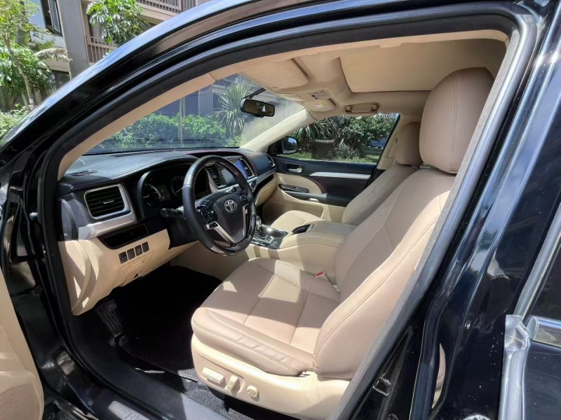 海口17年丰田汉兰达4