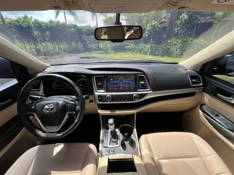 海口17年丰田汉兰达6