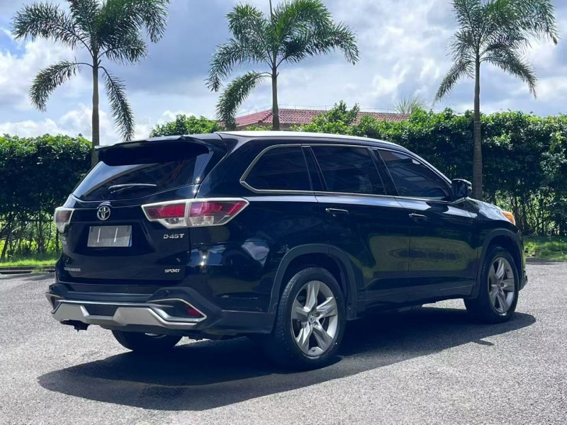 海口17年丰田汉兰达7