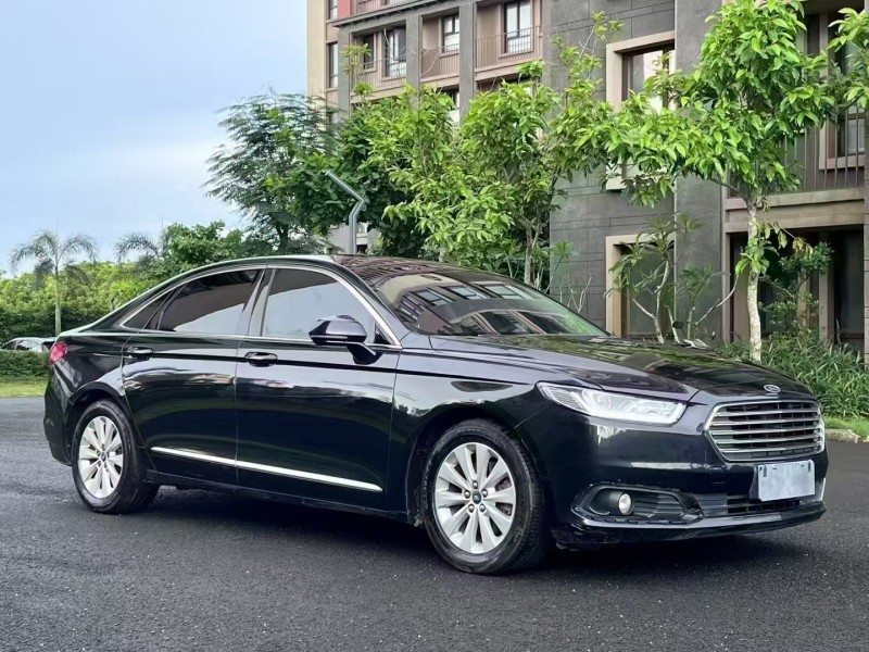 海口16年福特金牛座2