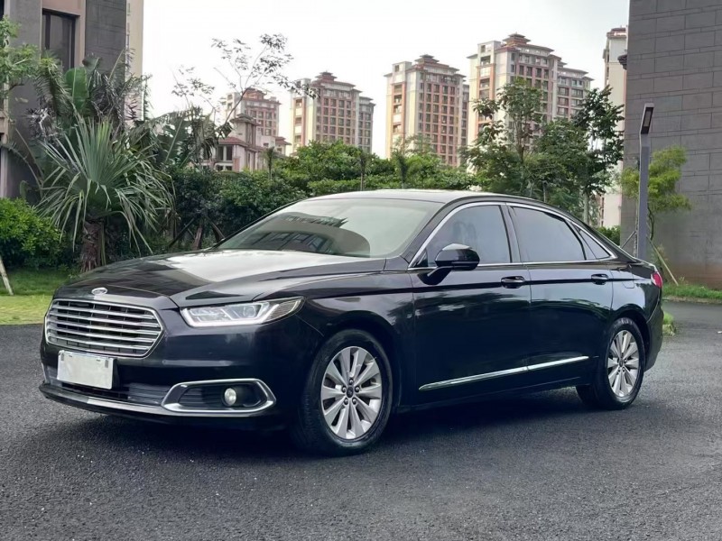 海口16年福特金牛座3